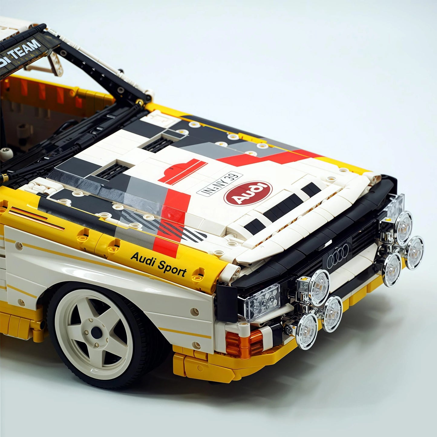 1:8 Audi Rally Quattro S1 Group B 3887 db építőkészlet