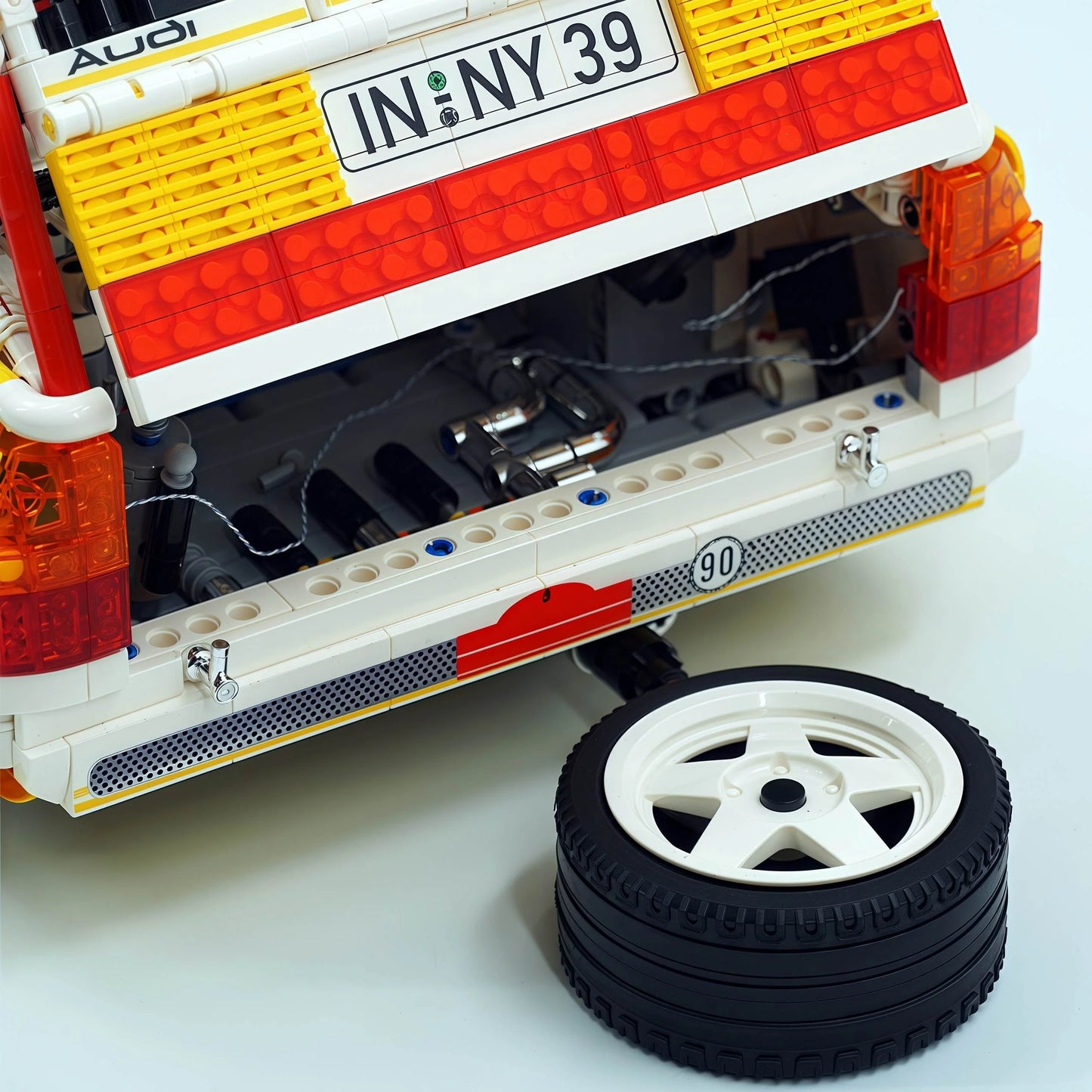 1:8 Audi Rally Quattro S1 Group B 3887 db építőkészlet