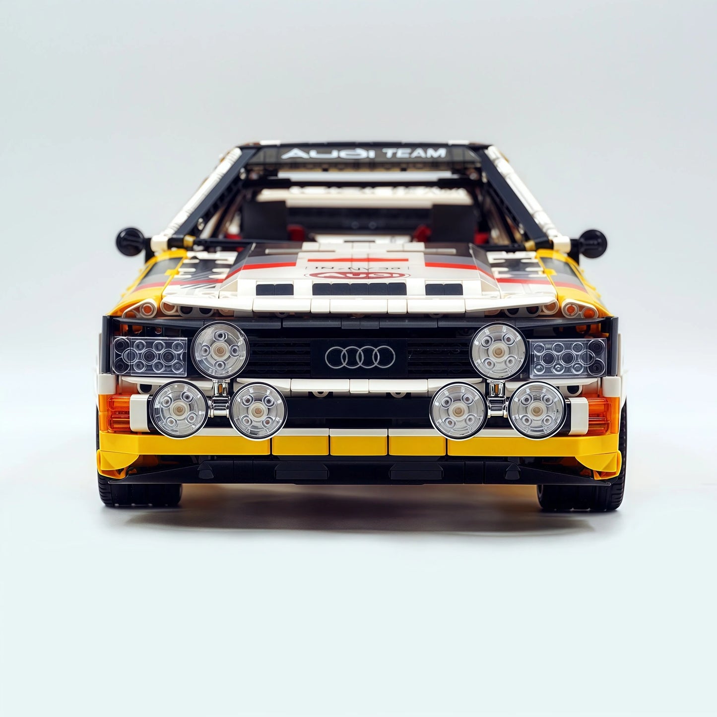 1:8 Audi Rally Quattro S1 Group B 3887 db építőkészlet