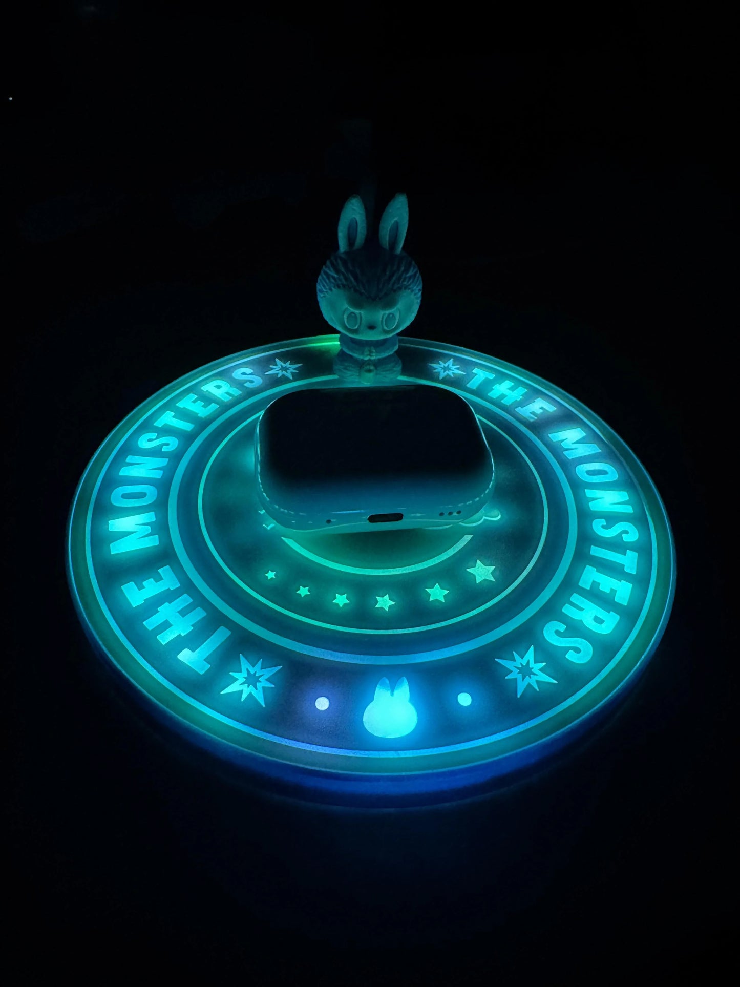 THE MONSTERS Labubu Big into Energy Series-Wireless Charger